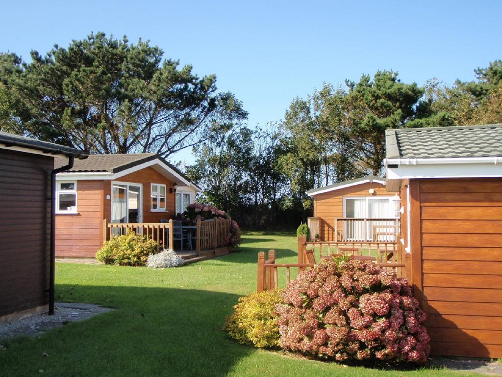 Chalets & Lodges At Atlantic Bays Holiday Park แพดสโตว์ ภายนอก รูปภาพ